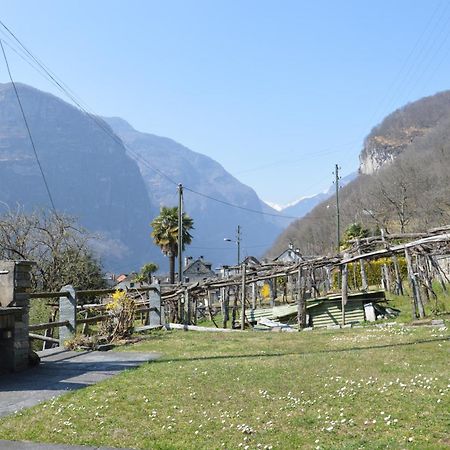 Vila Rustico Pult Someo Exteriér fotografie