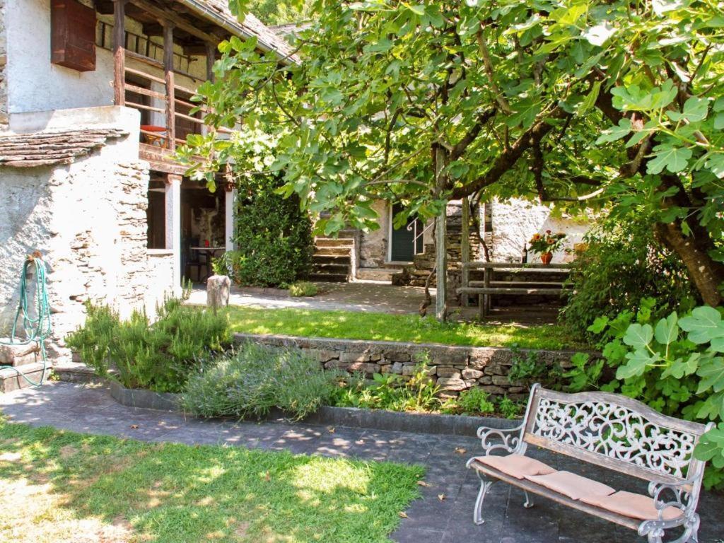 Vila Rustico Pult Someo Exteriér fotografie