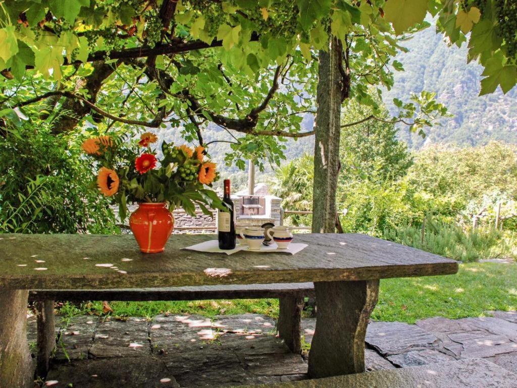 Vila Rustico Pult Someo Exteriér fotografie