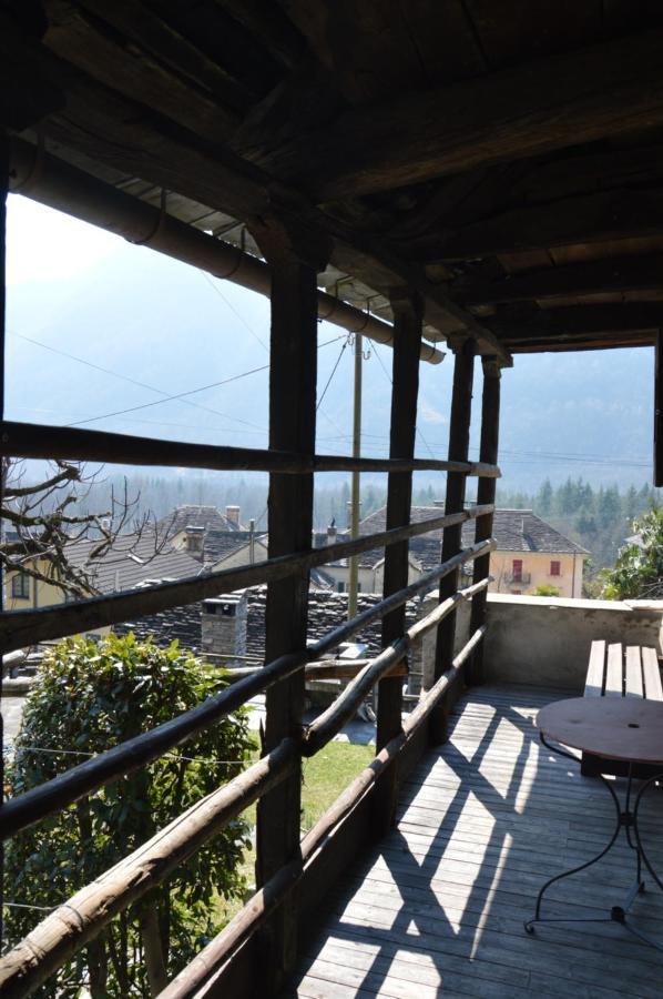 Vila Rustico Pult Someo Exteriér fotografie
